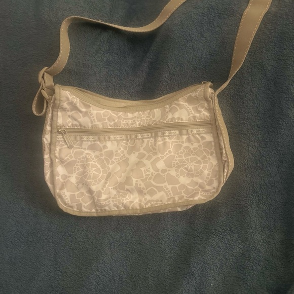 LeSportSac Beige Flowers Floral White Cross Body purse - Picture 2 of 9